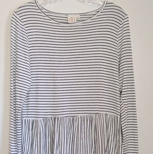 Live in the Moment white and black striped long sleeve top women's size small